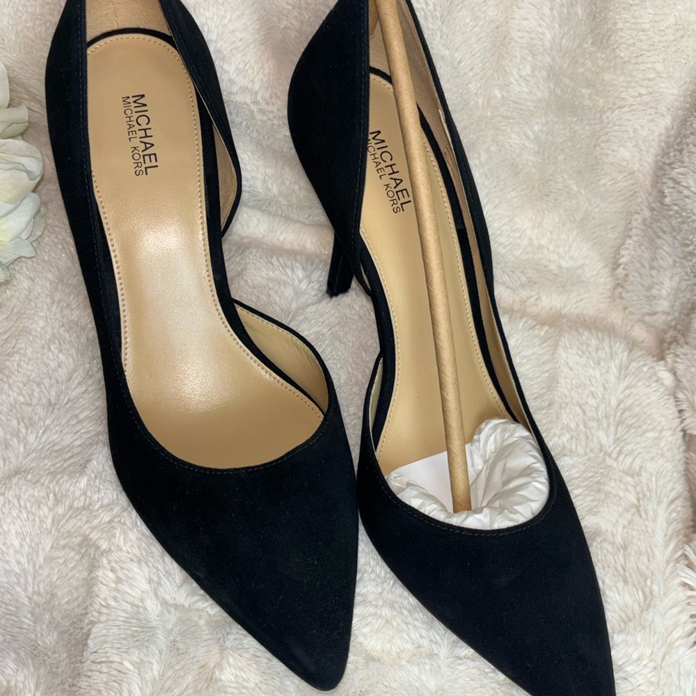Michael Kors Classic Black Heels size 9 - Picture 10 of 14